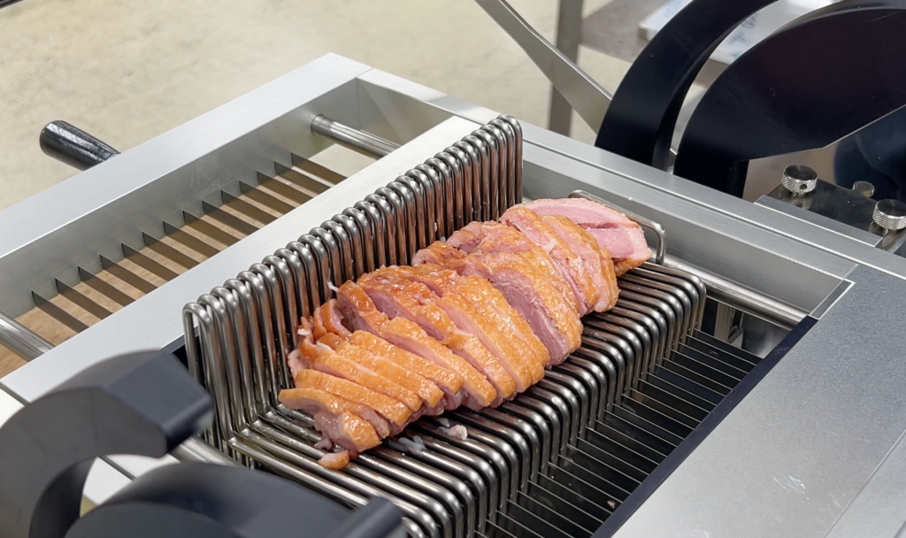 훈제오리 슬라이스 기계 사용방법 사진4