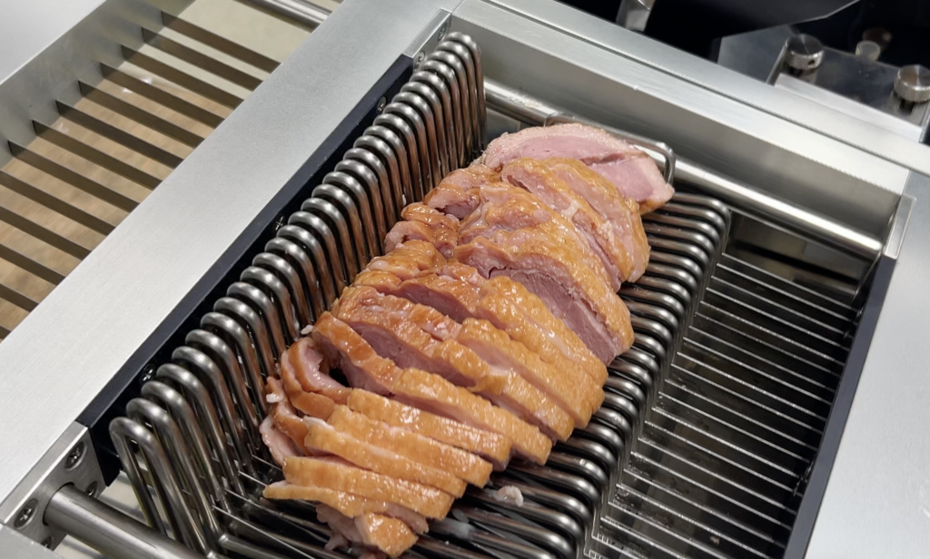 이지슬라이서로 세절 후 가지런히 정돈된 모습